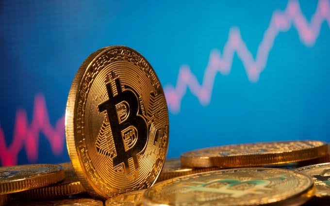 [Crypto360]Bitwise 分析師預測，伴隨著 2024 年減半和 ETF 推出，比特幣市